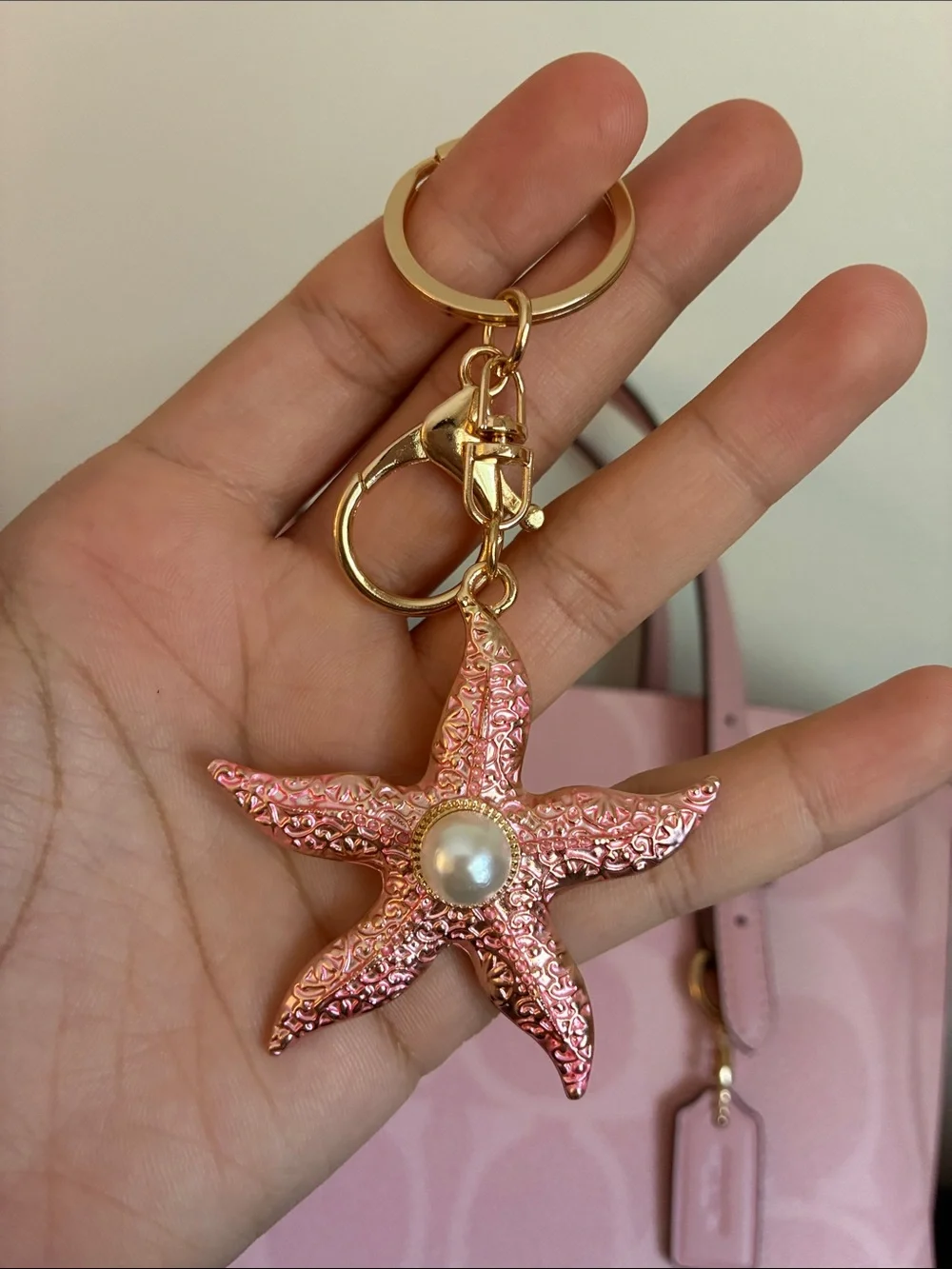 2/$20 🎀Pink Starfish Keychain with Pearl Accent